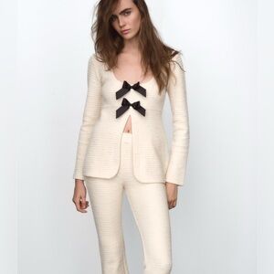 Zara TEXTURED TOP WITH BOWS - Ecru / Beige |size s